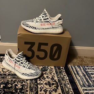 Yeezy 350 V2 zebra